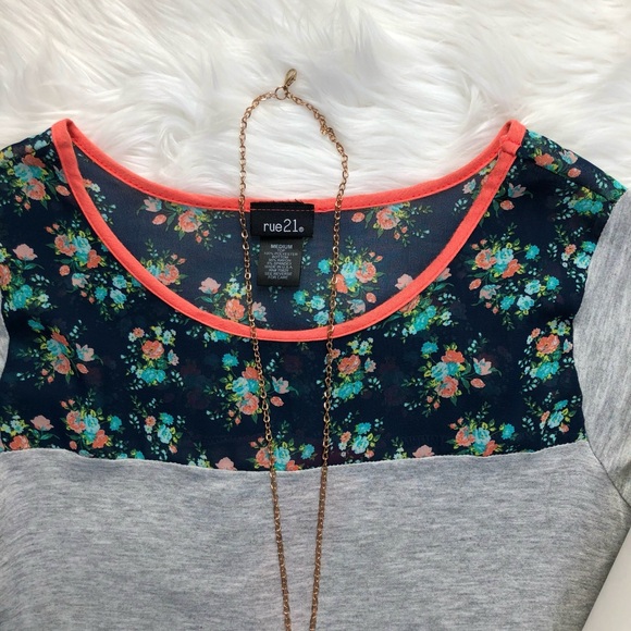Rue 21 Cross Back Flirty Navy Floral Grey Top Size Medium - Picture 7 of 8
